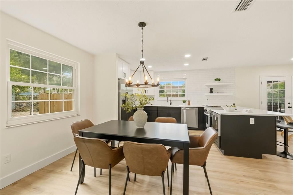 For Sale: $599,999 (3 beds, 3 baths, 1812 Square Feet)