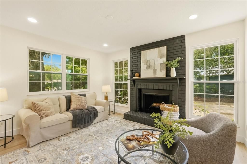 For Sale: $599,999 (3 beds, 3 baths, 1812 Square Feet)