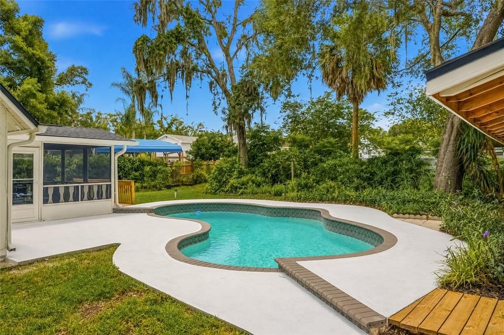 For Sale: $599,999 (3 beds, 3 baths, 1812 Square Feet)
