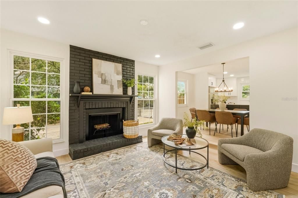For Sale: $599,999 (3 beds, 3 baths, 1812 Square Feet)