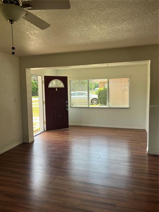 For Rent: $1,595 (2 beds, 1 baths, 1190 Square Feet)