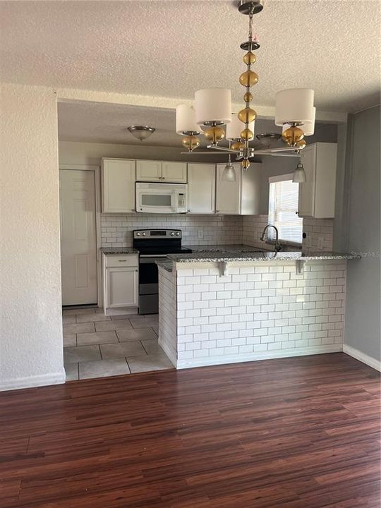 For Rent: $1,595 (2 beds, 1 baths, 1190 Square Feet)