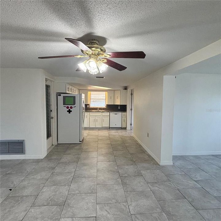 For Sale: $225,000 (3 beds, 2 baths, 1302 Square Feet)