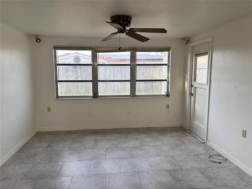 For Sale: $225,000 (3 beds, 2 baths, 1302 Square Feet)