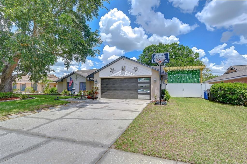 For Sale: $560,000 (3 beds, 2 baths, 1545 Square Feet)
