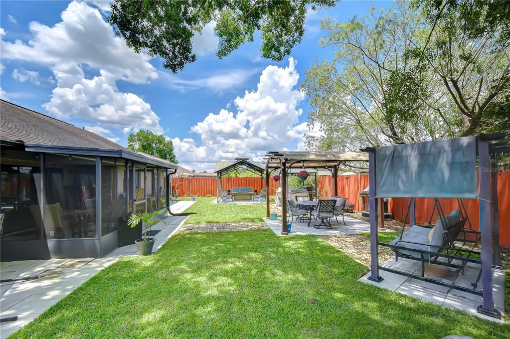 For Sale: $560,000 (3 beds, 2 baths, 1545 Square Feet)