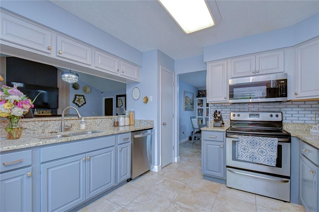 For Sale: $560,000 (3 beds, 2 baths, 1545 Square Feet)