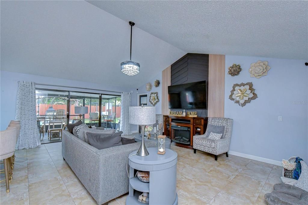 For Sale: $560,000 (3 beds, 2 baths, 1545 Square Feet)