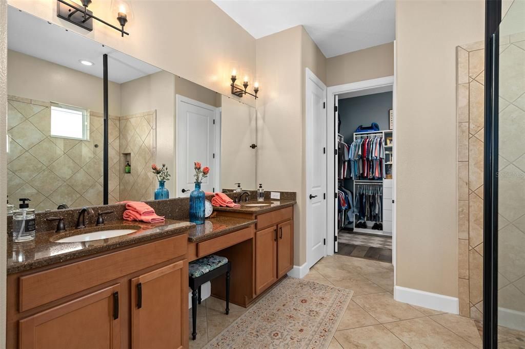 For Sale: $595,000 (3 beds, 3 baths, 2275 Square Feet)