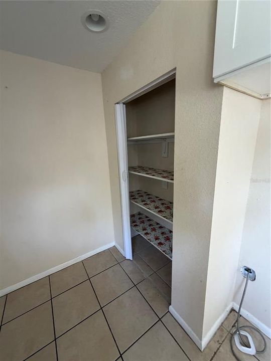 На продажу: $174,000 (3 спален, 2 ванн, 1392 Квадратных фут)