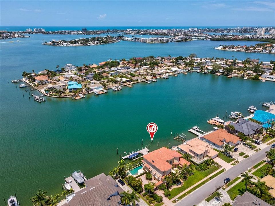 For Sale: $5,700,000 (4 beds, 4 baths, 5274 Square Feet)