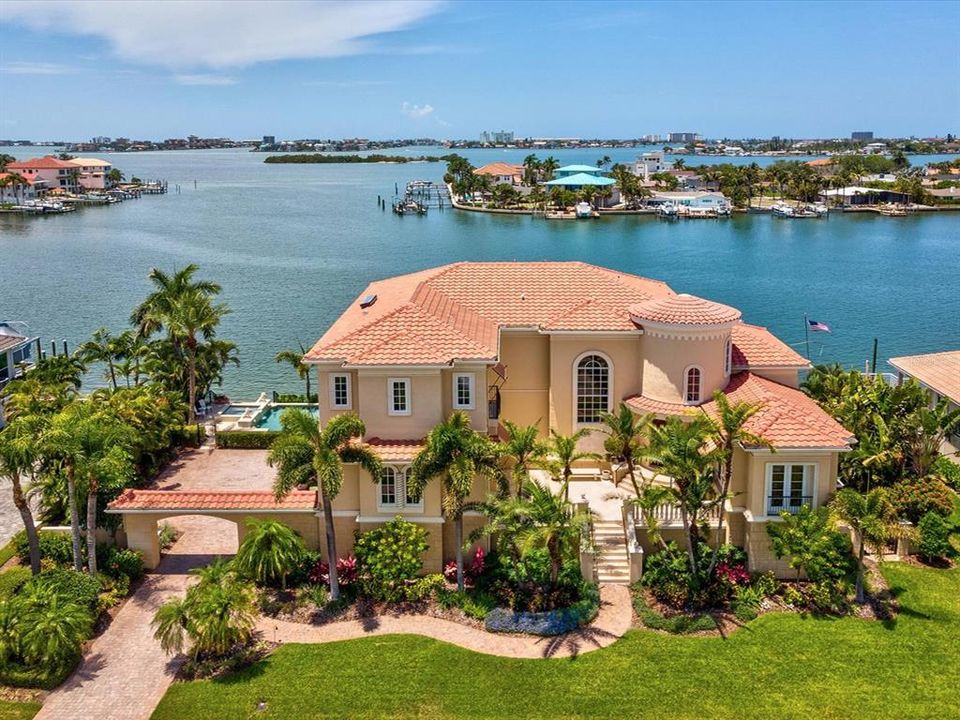 For Sale: $5,700,000 (4 beds, 4 baths, 5274 Square Feet)