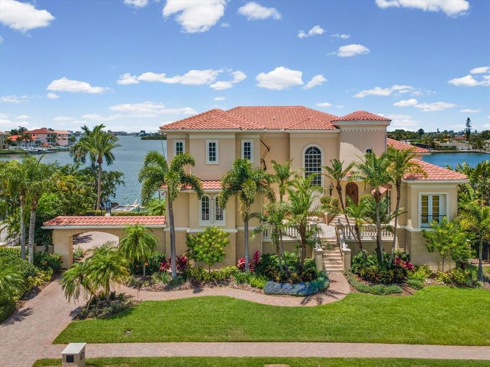 For Sale: $5,700,000 (4 beds, 4 baths, 5274 Square Feet)