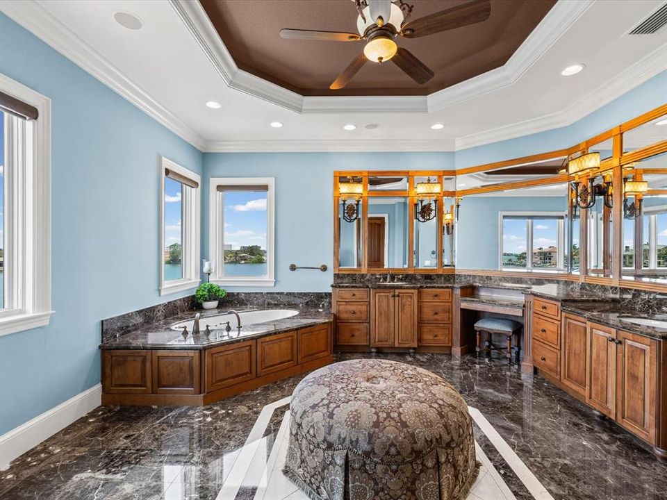 For Sale: $5,700,000 (4 beds, 4 baths, 5274 Square Feet)