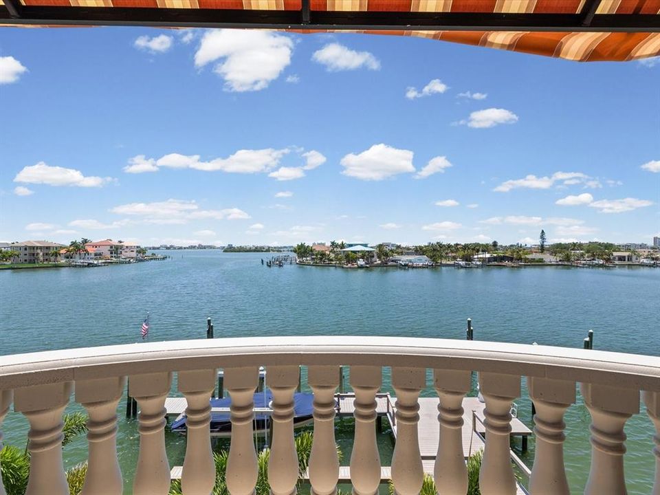 For Sale: $5,700,000 (4 beds, 4 baths, 5274 Square Feet)