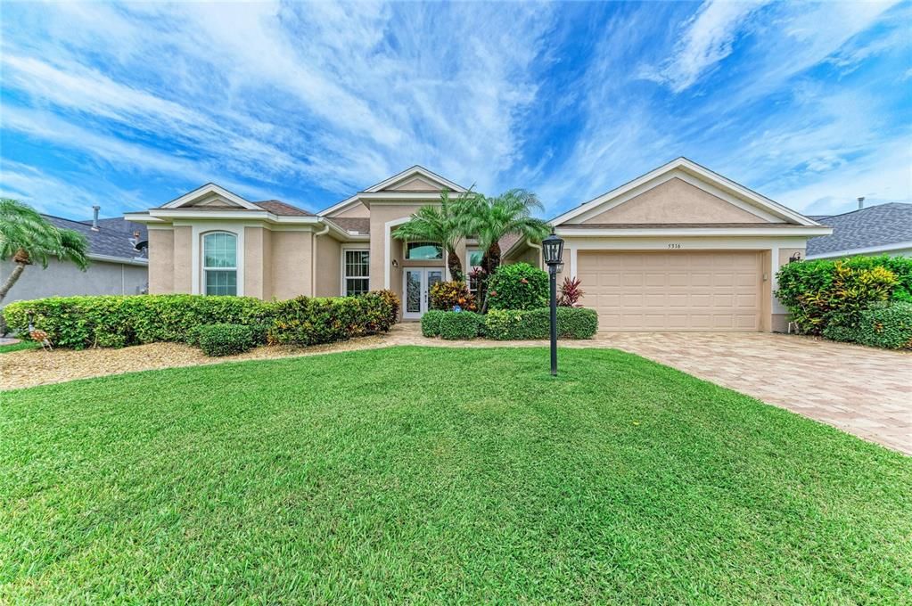 For Sale: $649,900 (4 beds, 3 baths, 2539 Square Feet)