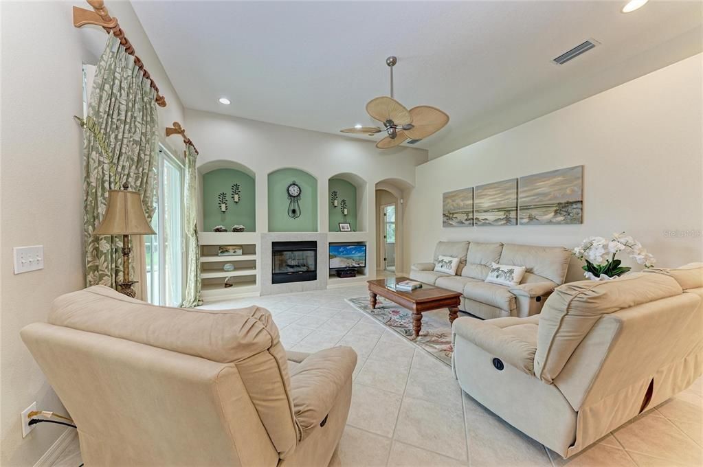 For Sale: $649,900 (4 beds, 3 baths, 2539 Square Feet)