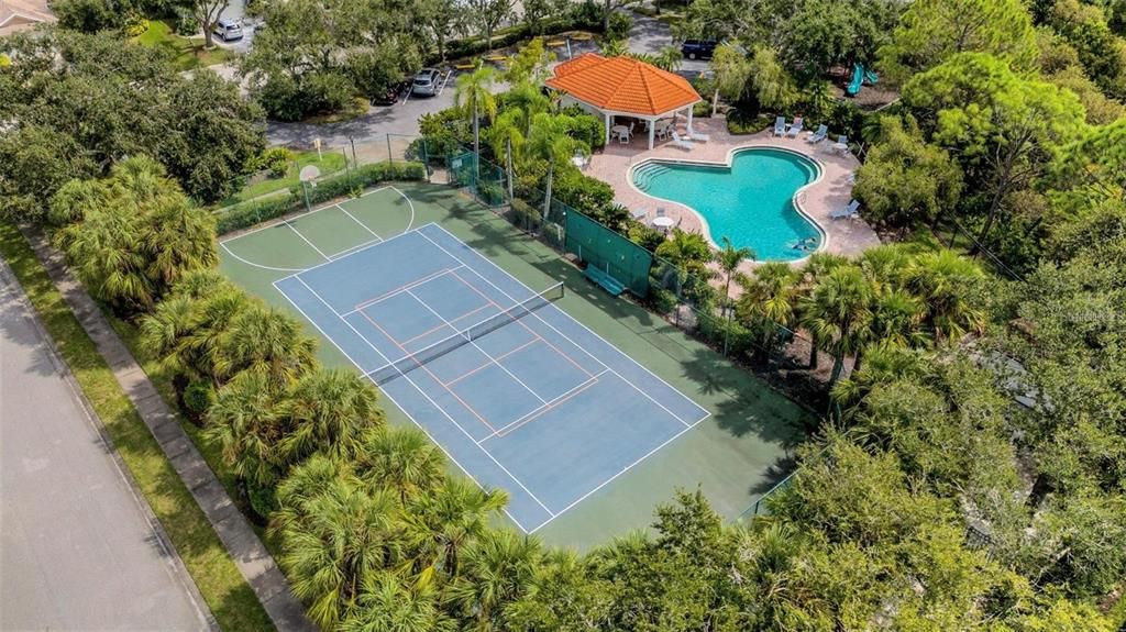 For Sale: $649,900 (4 beds, 3 baths, 2539 Square Feet)