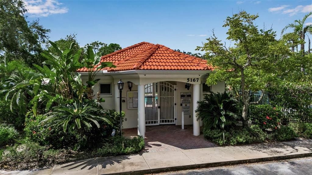 For Sale: $649,900 (4 beds, 3 baths, 2539 Square Feet)
