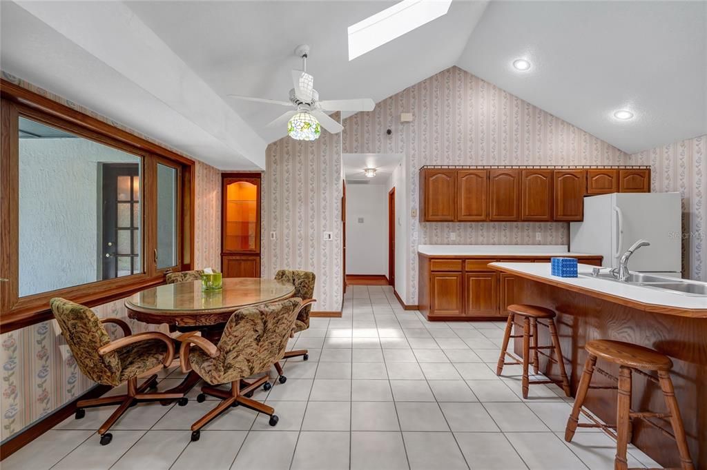 For Sale: $695,000 (4 beds, 2 baths, 2562 Square Feet)