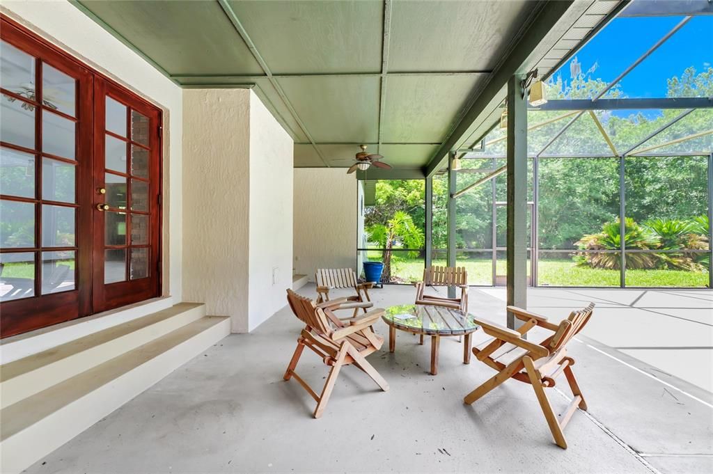 For Sale: $695,000 (4 beds, 2 baths, 2562 Square Feet)
