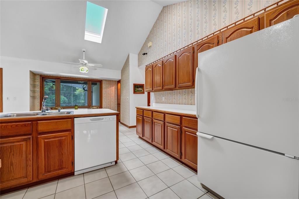For Sale: $695,000 (4 beds, 2 baths, 2562 Square Feet)