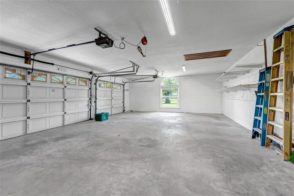 For Sale: $695,000 (4 beds, 2 baths, 2562 Square Feet)