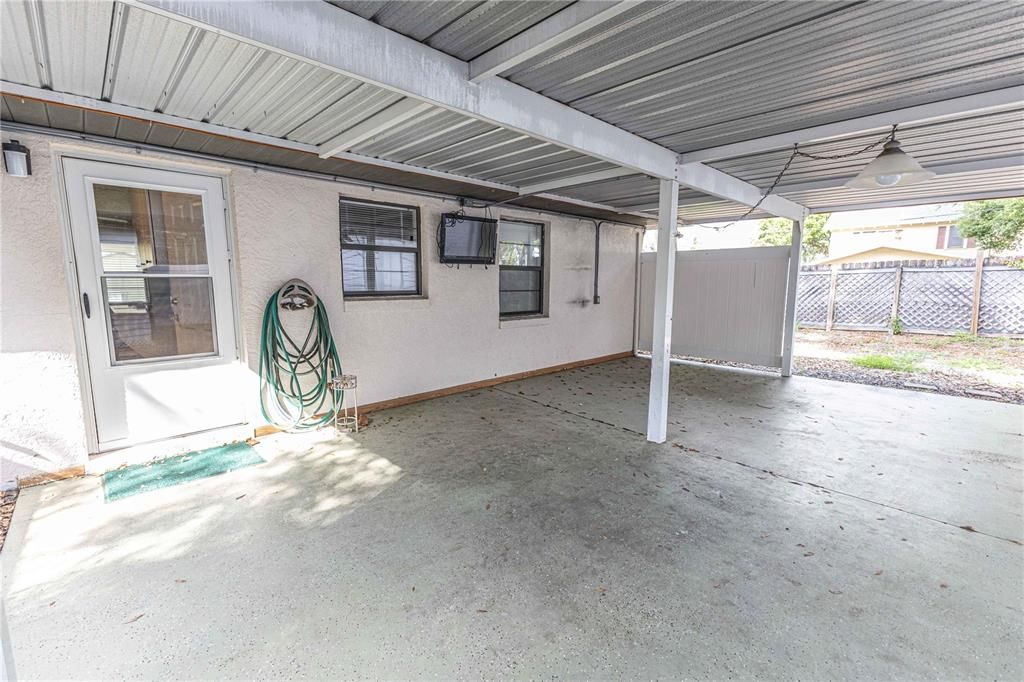 En Renta: $1,300 (2 camas, 1 baños, 832 Pies cuadrados)