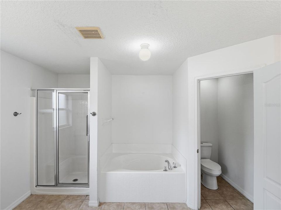 For Sale: $450,000 (4 beds, 3 baths, 2284 Square Feet)