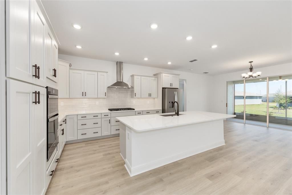 For Sale: $530,450 (3 beds, 3 baths, 2211 Square Feet)