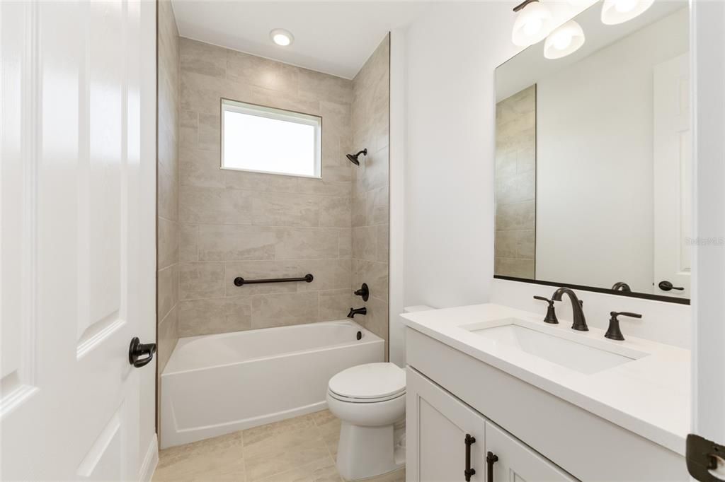 For Sale: $530,450 (3 beds, 3 baths, 2211 Square Feet)