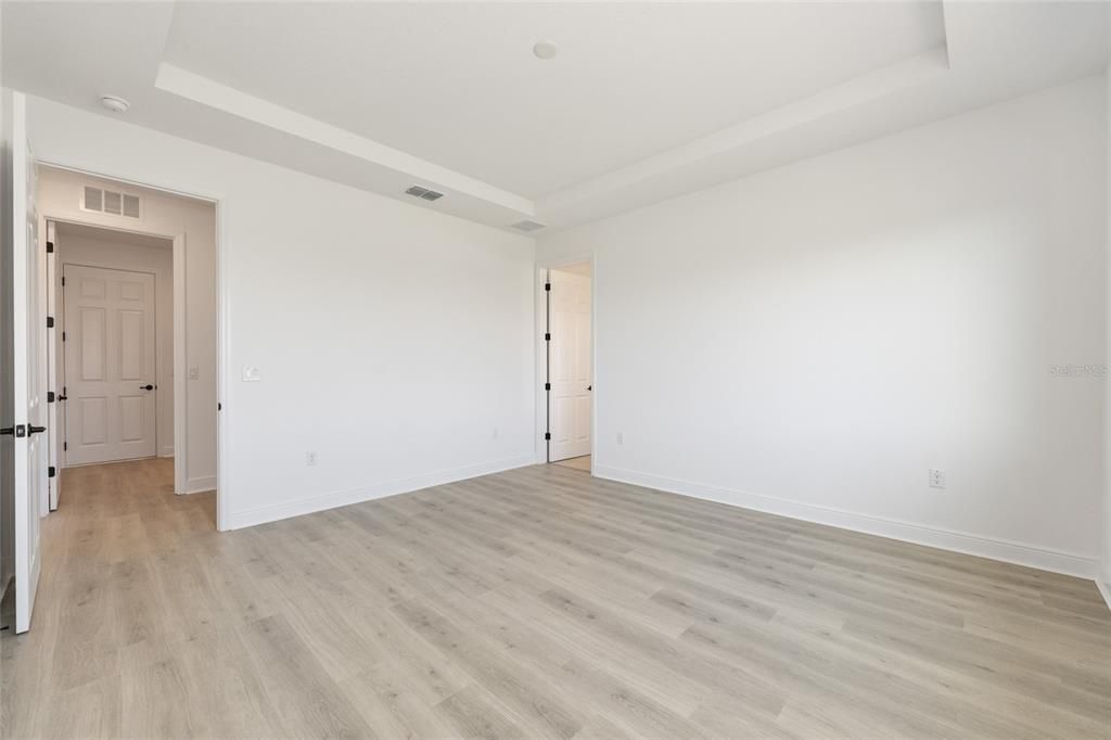 For Sale: $530,450 (3 beds, 3 baths, 2211 Square Feet)