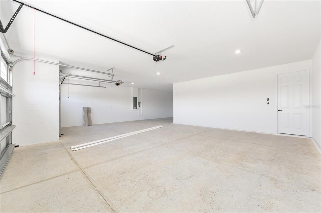 For Sale: $530,450 (3 beds, 3 baths, 2211 Square Feet)