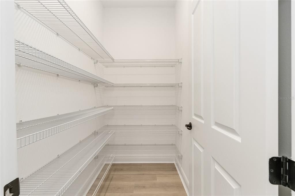 For Sale: $530,450 (3 beds, 3 baths, 2211 Square Feet)