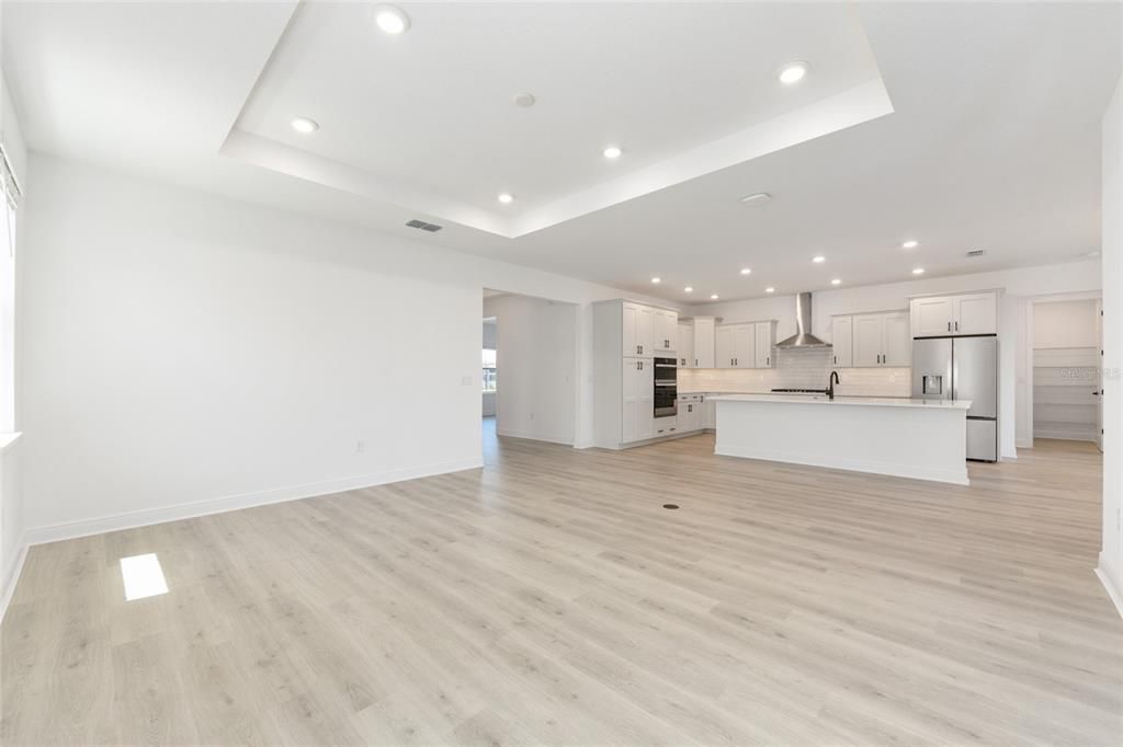 For Sale: $530,450 (3 beds, 3 baths, 2211 Square Feet)