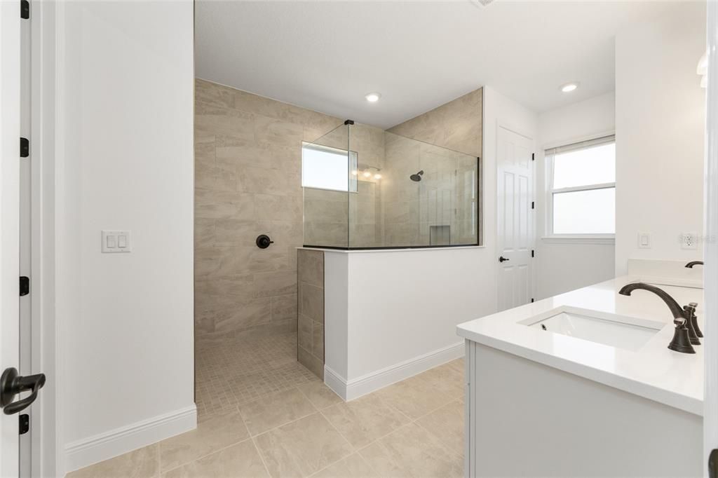 For Sale: $530,450 (3 beds, 3 baths, 2211 Square Feet)