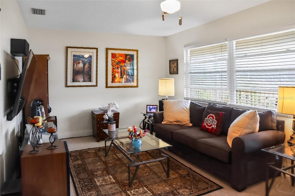 For Sale: $75,000 (1 beds, 1 baths, 790 Square Feet)
