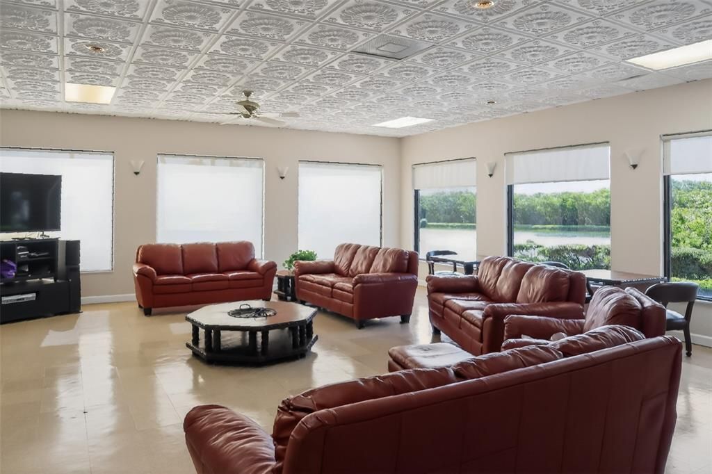 For Sale: $75,000 (1 beds, 1 baths, 790 Square Feet)