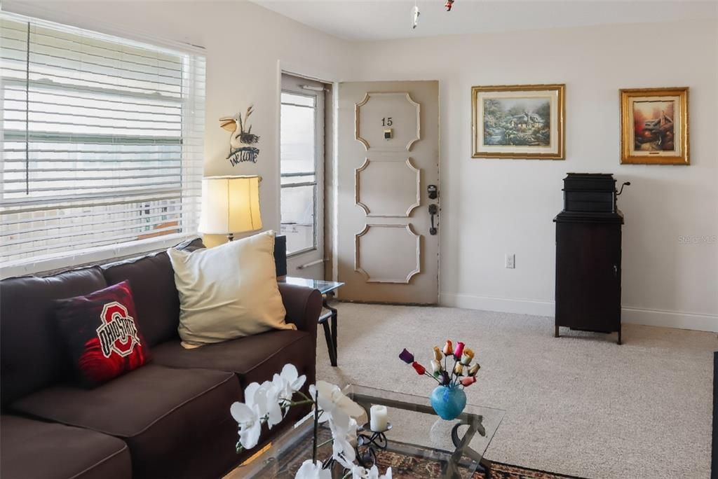 For Sale: $75,000 (1 beds, 1 baths, 790 Square Feet)
