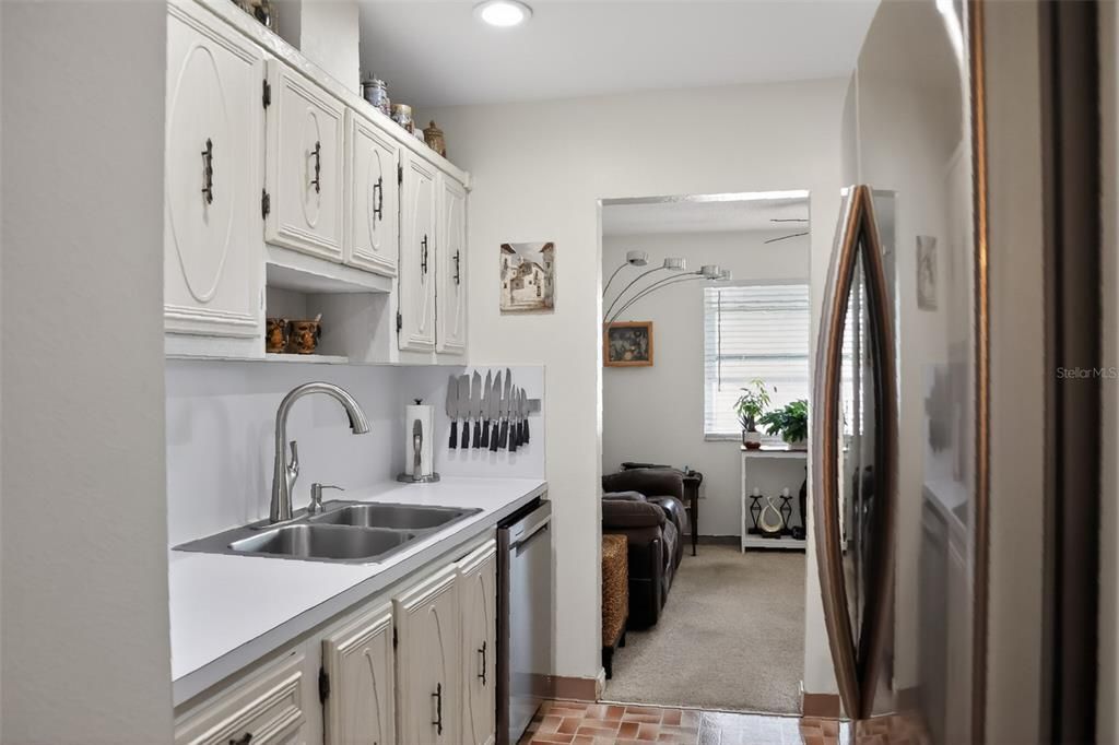 For Sale: $75,000 (1 beds, 1 baths, 790 Square Feet)