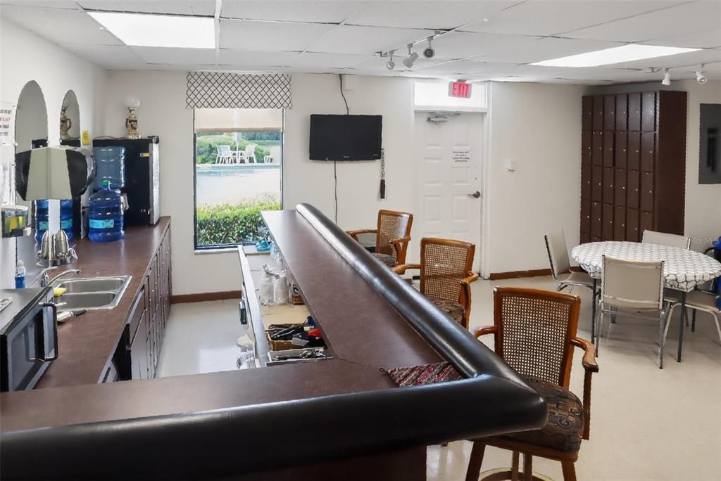 For Sale: $75,000 (1 beds, 1 baths, 790 Square Feet)