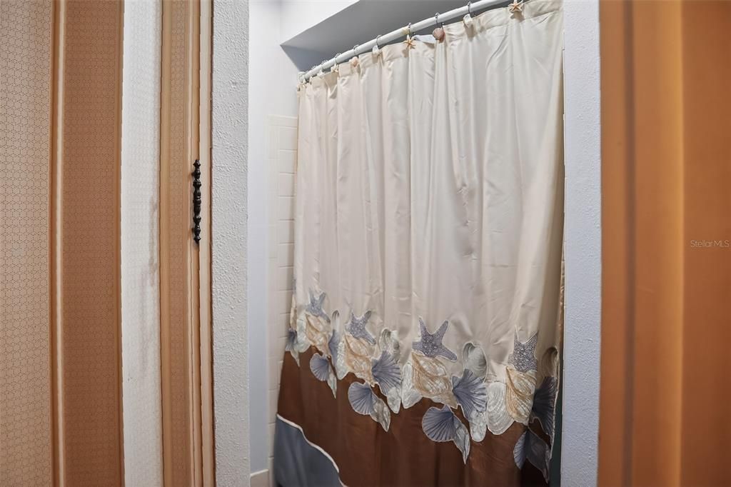 For Sale: $75,000 (1 beds, 1 baths, 790 Square Feet)