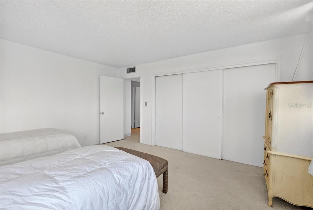For Sale: $400,000 (3 beds, 2 baths, 1735 Square Feet)