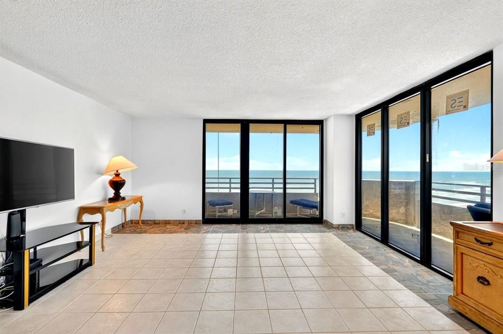 For Sale: $400,000 (3 beds, 2 baths, 1735 Square Feet)