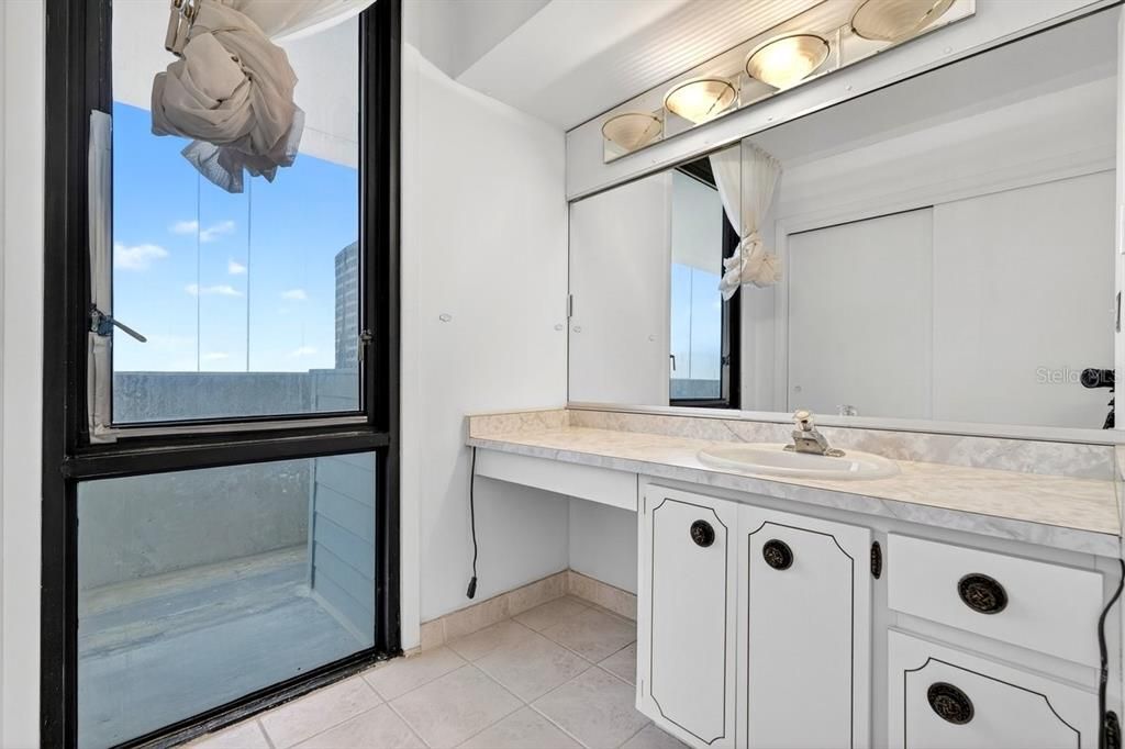 For Sale: $400,000 (3 beds, 2 baths, 1735 Square Feet)
