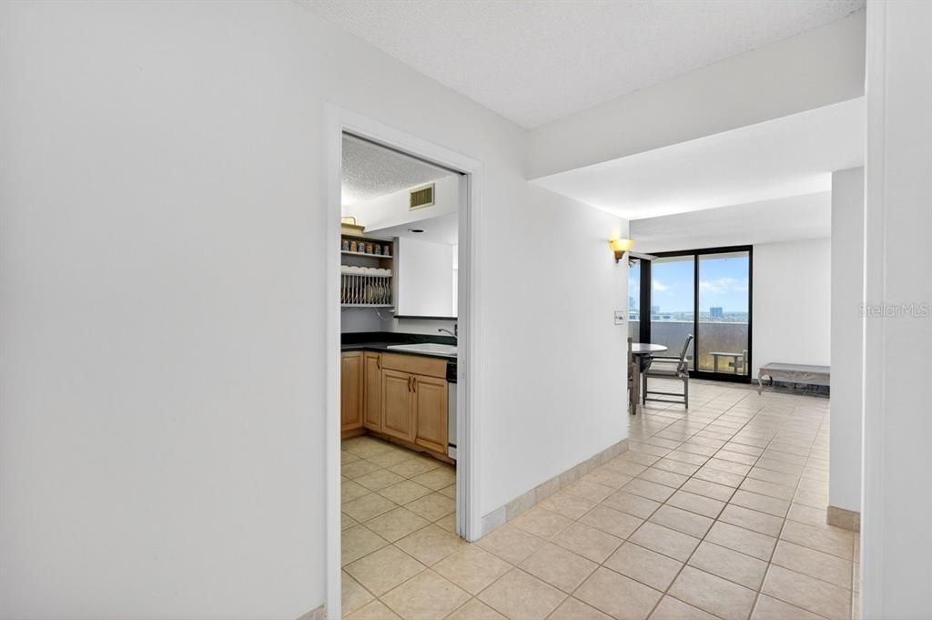 For Sale: $400,000 (3 beds, 2 baths, 1735 Square Feet)