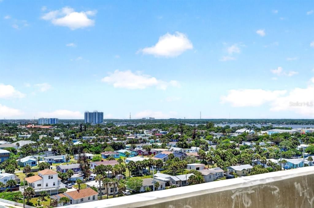 For Sale: $400,000 (3 beds, 2 baths, 1735 Square Feet)