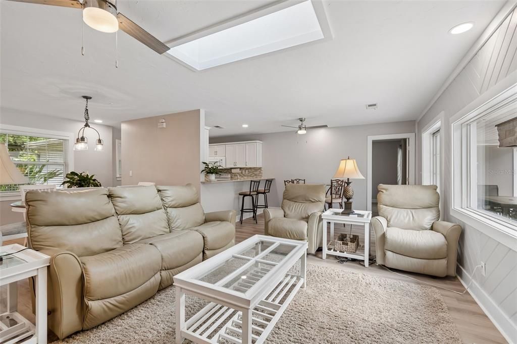 For Sale: $475,000 (3 beds, 2 baths, 1333 Square Feet)