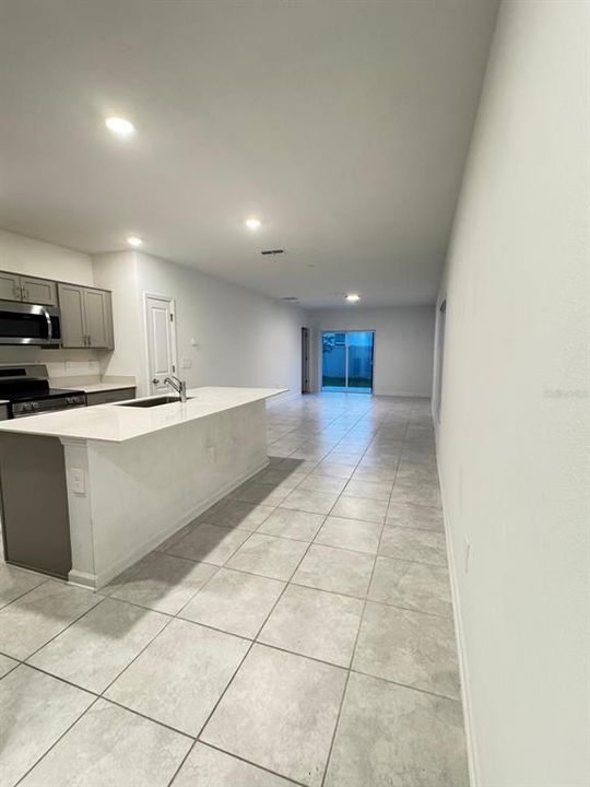 For Rent: $1,900 (3 beds, 2 baths, 1444 Square Feet)