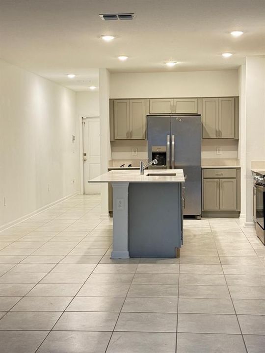 For Rent: $1,900 (3 beds, 2 baths, 1444 Square Feet)